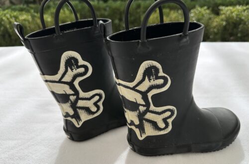 Nununu Skull Rain Boots