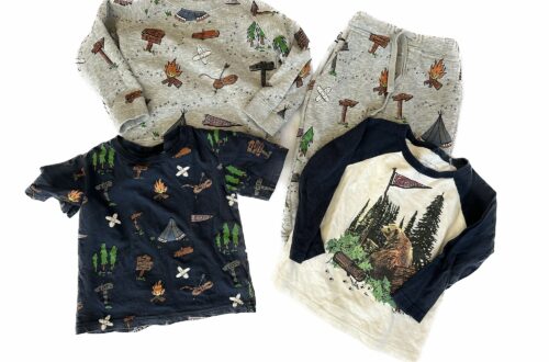 Stella McCartney Kids Camping Summer Camp Print Set with Sweatshirt and Sweatpants in Grey, Short Sleeve Navy T-shirt and Baseball Style 3/4 Sleeve Shirt